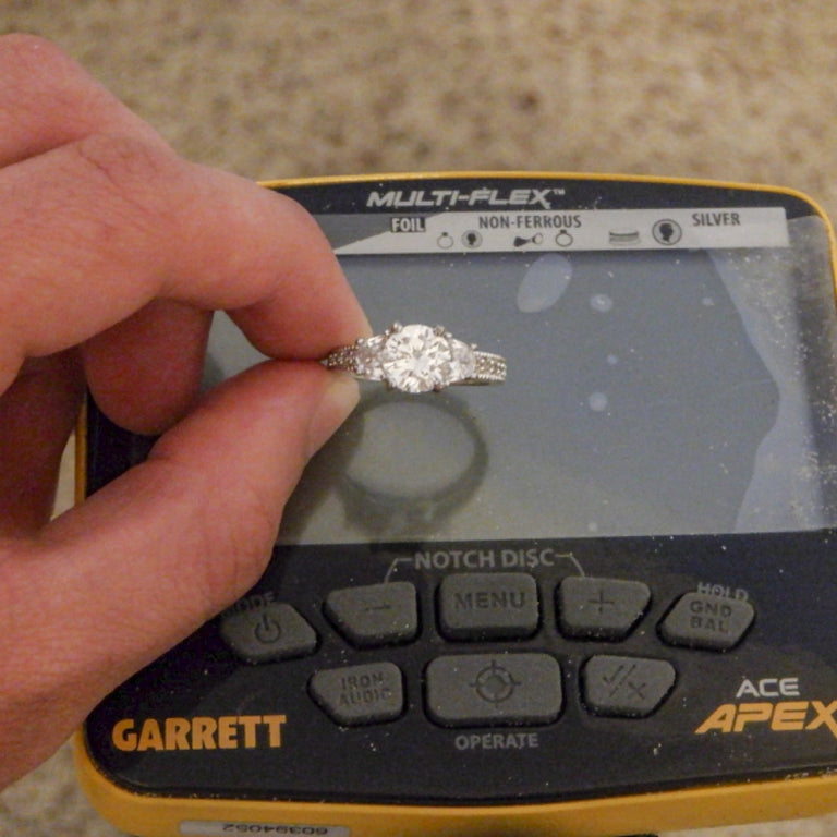 Garrett ACE APEX VIPER Multi-Frequency Metal Detector with Z-Lynk