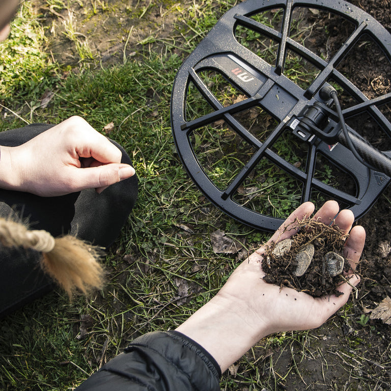 Minelab Manticore Multi-Frequency High Power Waterproof Metal Detector