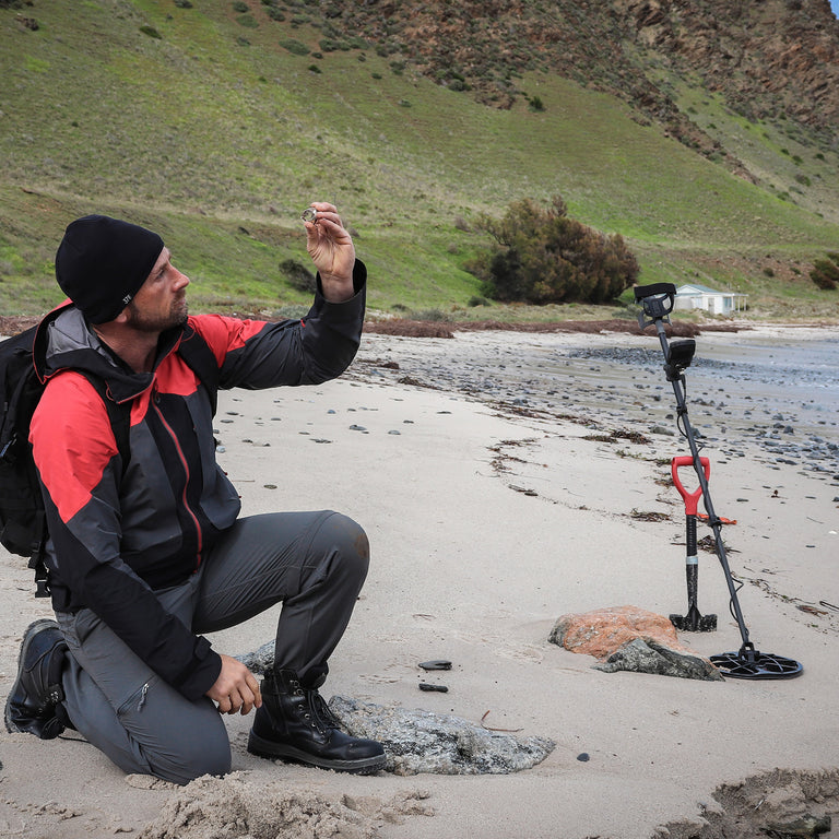 Minelab Manticore Multi-Frequency High Power Waterproof Metal Detector